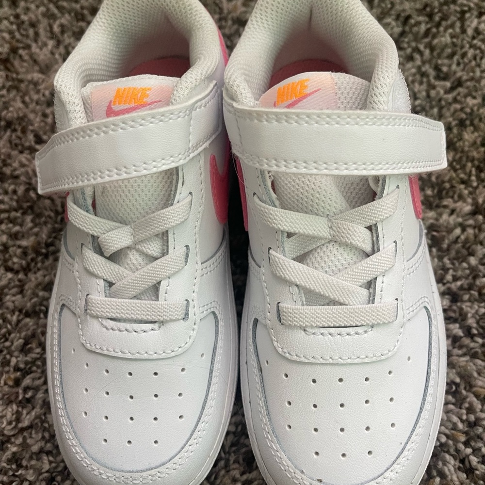 Nike White and Pink Sneakers with Velcro Strap